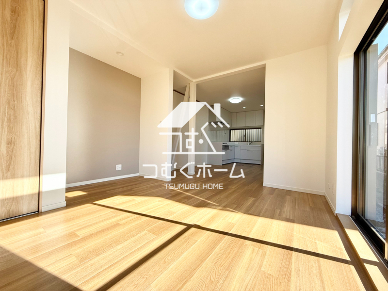 ���r���O -