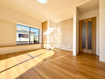 ���r���O -