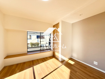 ���r���O -