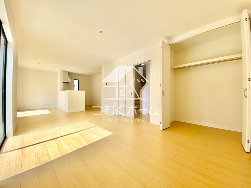 ���r���O -