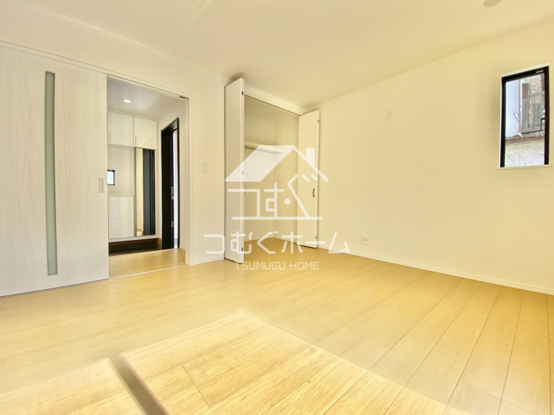 ���r���O -