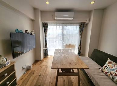 ���r���O -