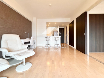 ���r���O -