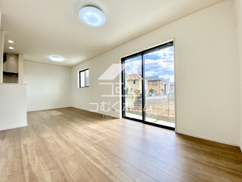 ���r���O -