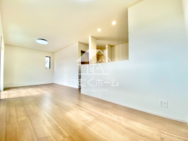 ���r���O -