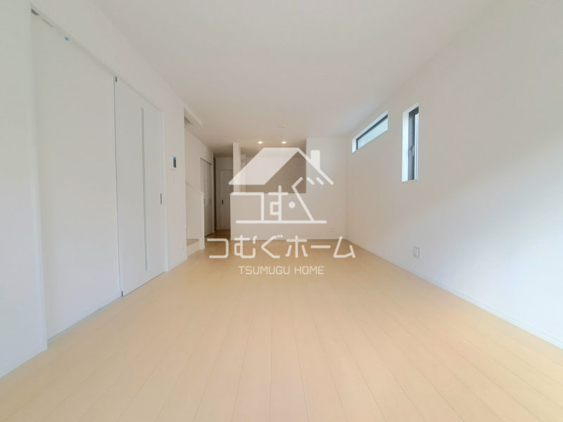 ���r���O -