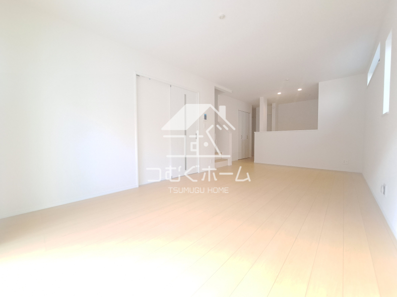 ���r���O -