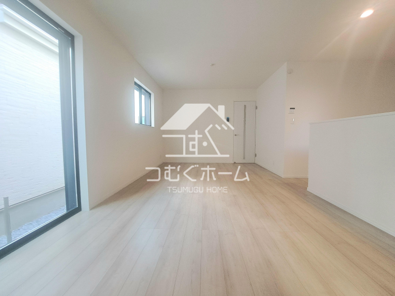 ���r���O -