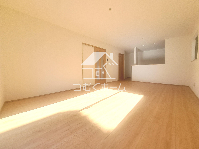 ���r���O -