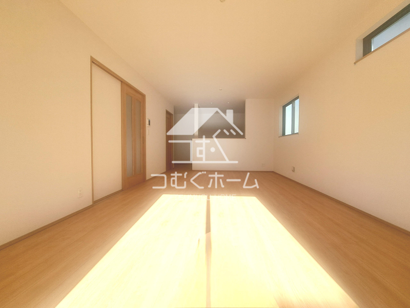 ���r���O -