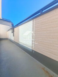 �o���R�j�[ -