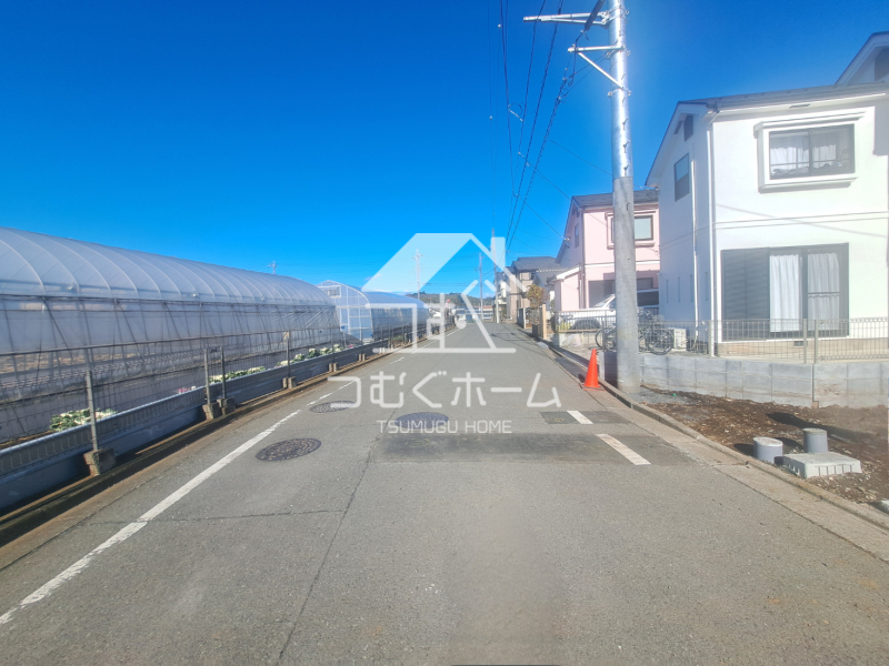 �O�ʓ��H�܂ތ��n�ʐ^ -