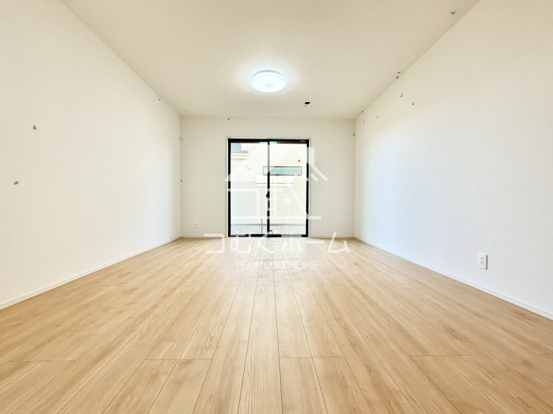 ���r���O -