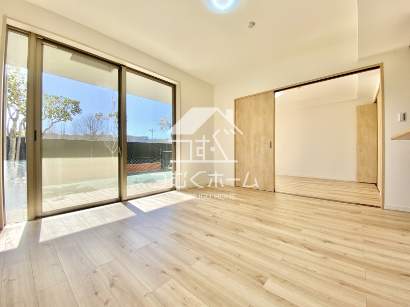 ���r���O -