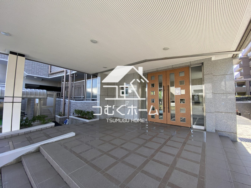 �G���g�����X -