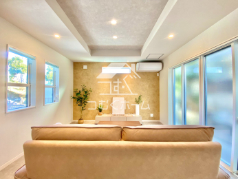 ���r���O -