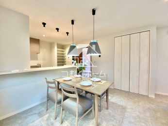 ���r���O -