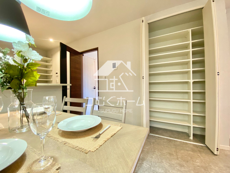 ���r���O -