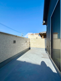 �o���R�j�[ -