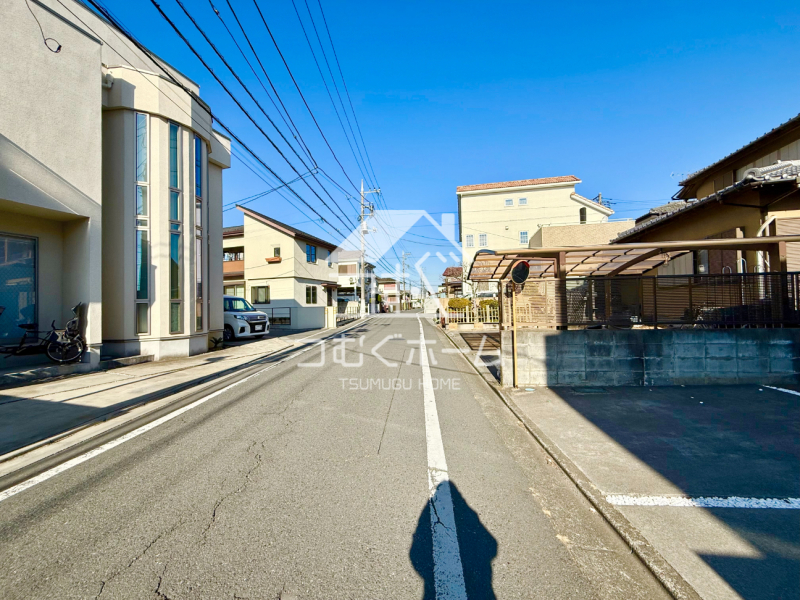 �O�ʓ��H�܂ތ��n�ʐ^ -