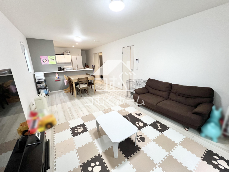 ���r���O -