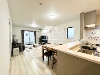 ���r���O -