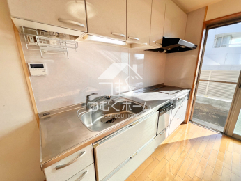 �L�b�`�� �L�b�`���ɂ͂h�g�R�����A�H��@�A�㕔�݌˒I��������
�����i2025�N12���j�B�e