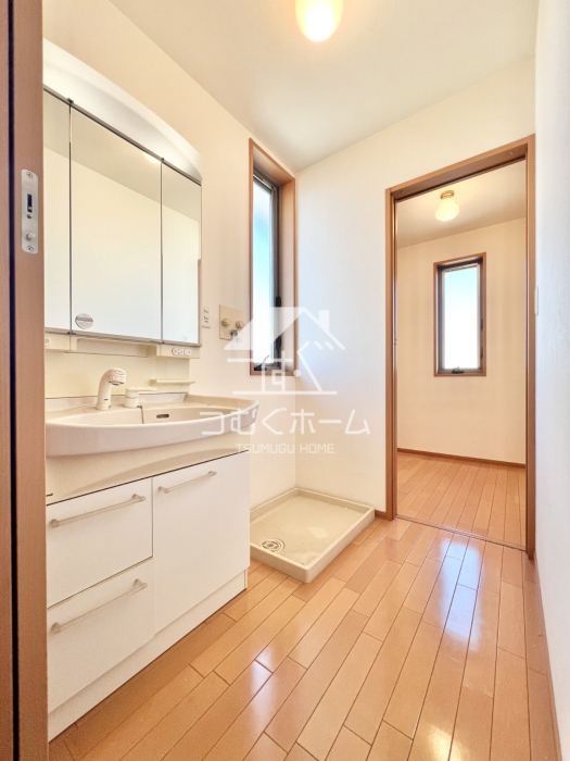 ���ʑ�E���ʏ� 2�K���ʎ��͖Z�������Ȃǂɂ��d�󂵂܂���
�����i2025�N12���j�B�e