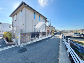 �O�ʓ��H�܂ތ��n�ʐ^ -