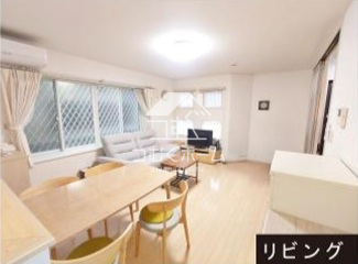 ���r���O -