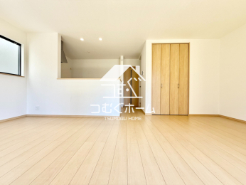 ���r���O -