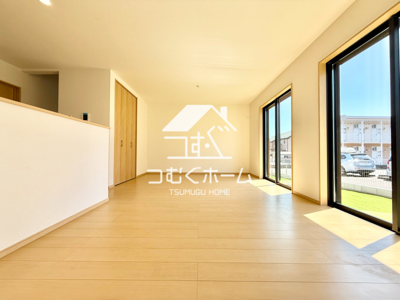 ���r���O -