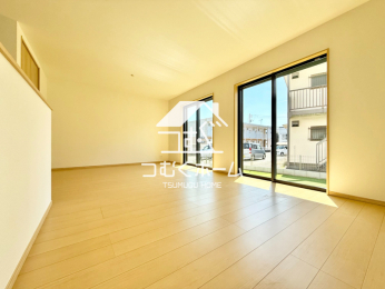 ���r���O -