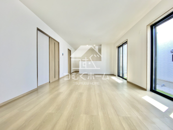 ���r���O -