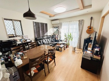 ���r���O -