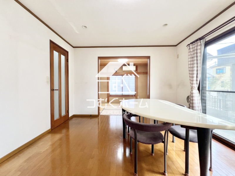 ���r���O -