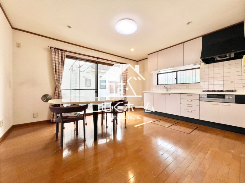 ���r���O -