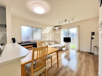 ���r���O -