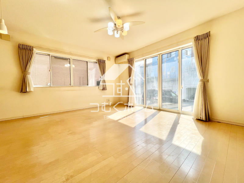 ���r���O -