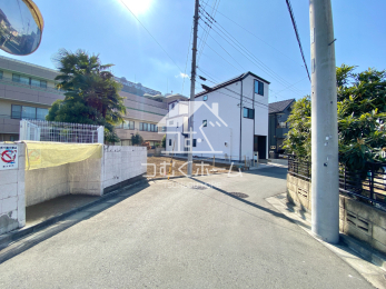 �O�ʓ��H�܂ތ��n�ʐ^ -