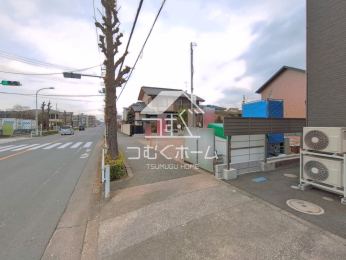 �O�ʓ��H�܂ތ��n�ʐ^ -