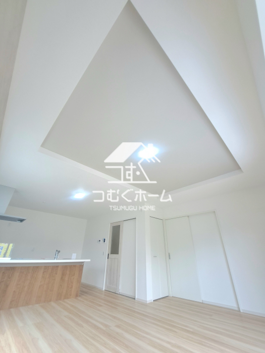 ���r���O -