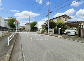 �O�ʓ��H�܂ތ��n�ʐ^ -