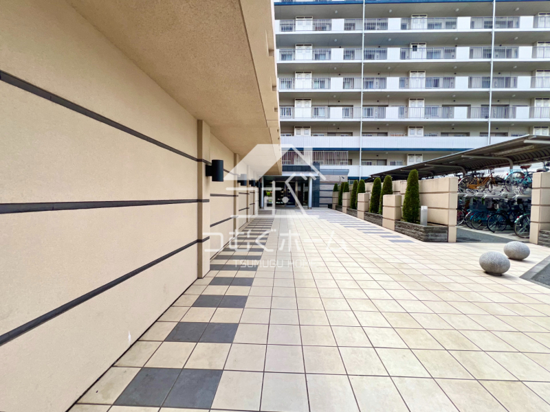 �G���g�����X -